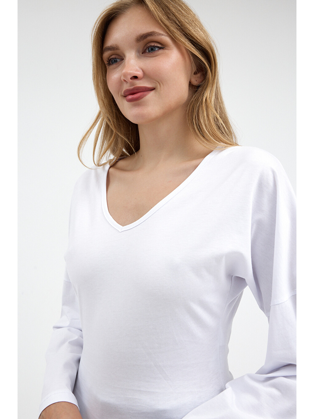 Kadın V Yaka Uzun Kollu Dar Beyaz Bluz-2