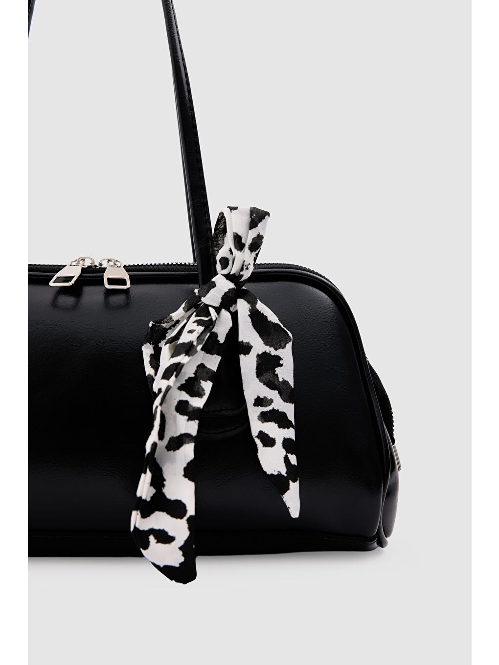 Vita Fular Detaylı Bowling Çanta  Siyah-2