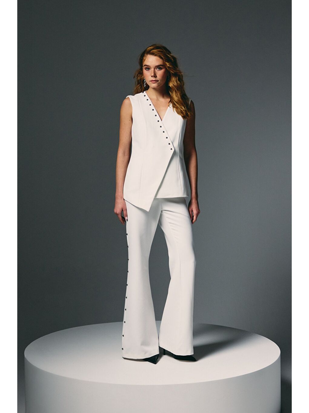 Yanları İnci Aksesuarlı Pantolon - Ekru-1