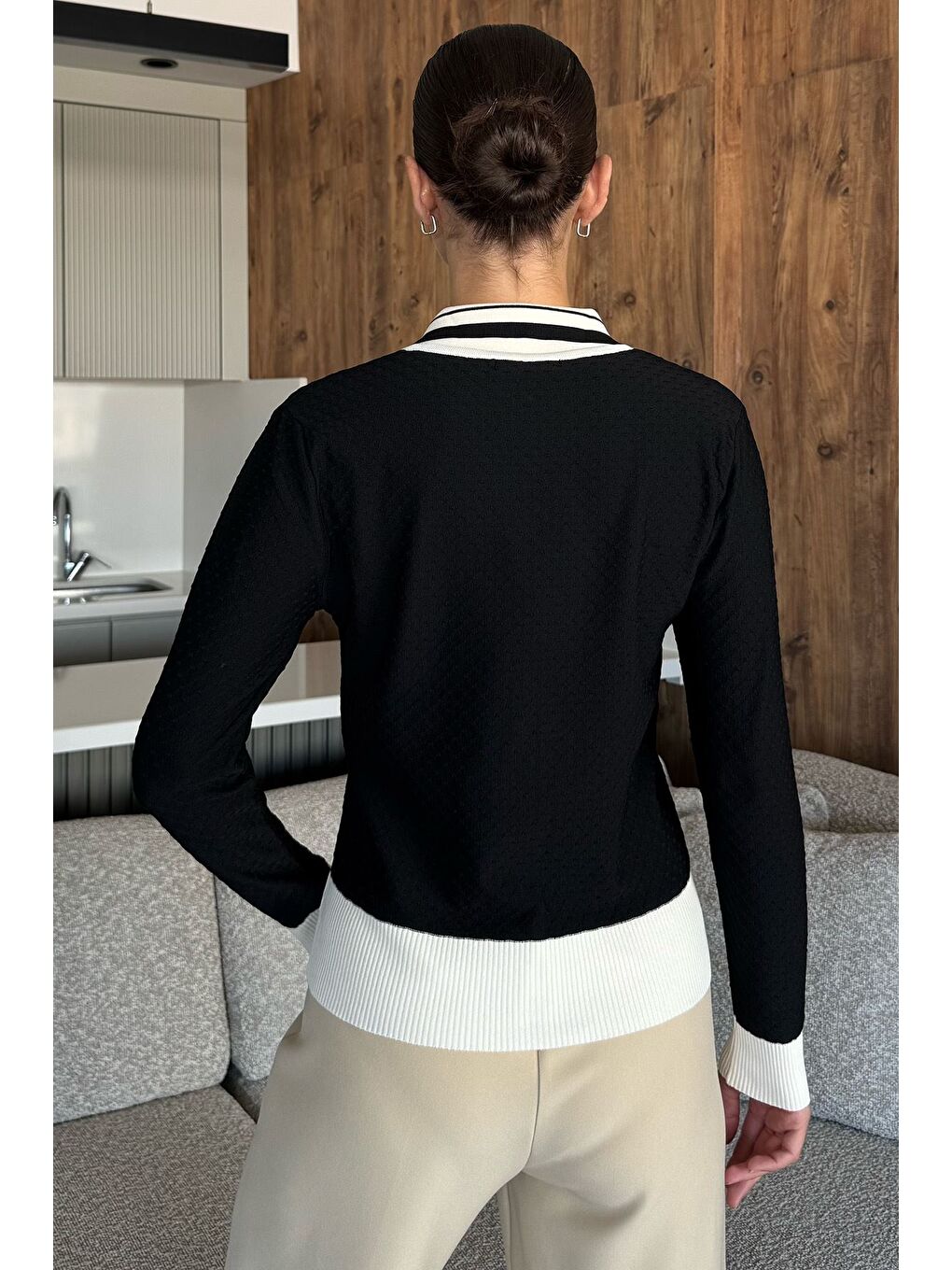 Siyah Kadın Polo Yaka İncili Düğme Detaylı Triko Hırka (s-m-l Beden Uyumludur.)-3