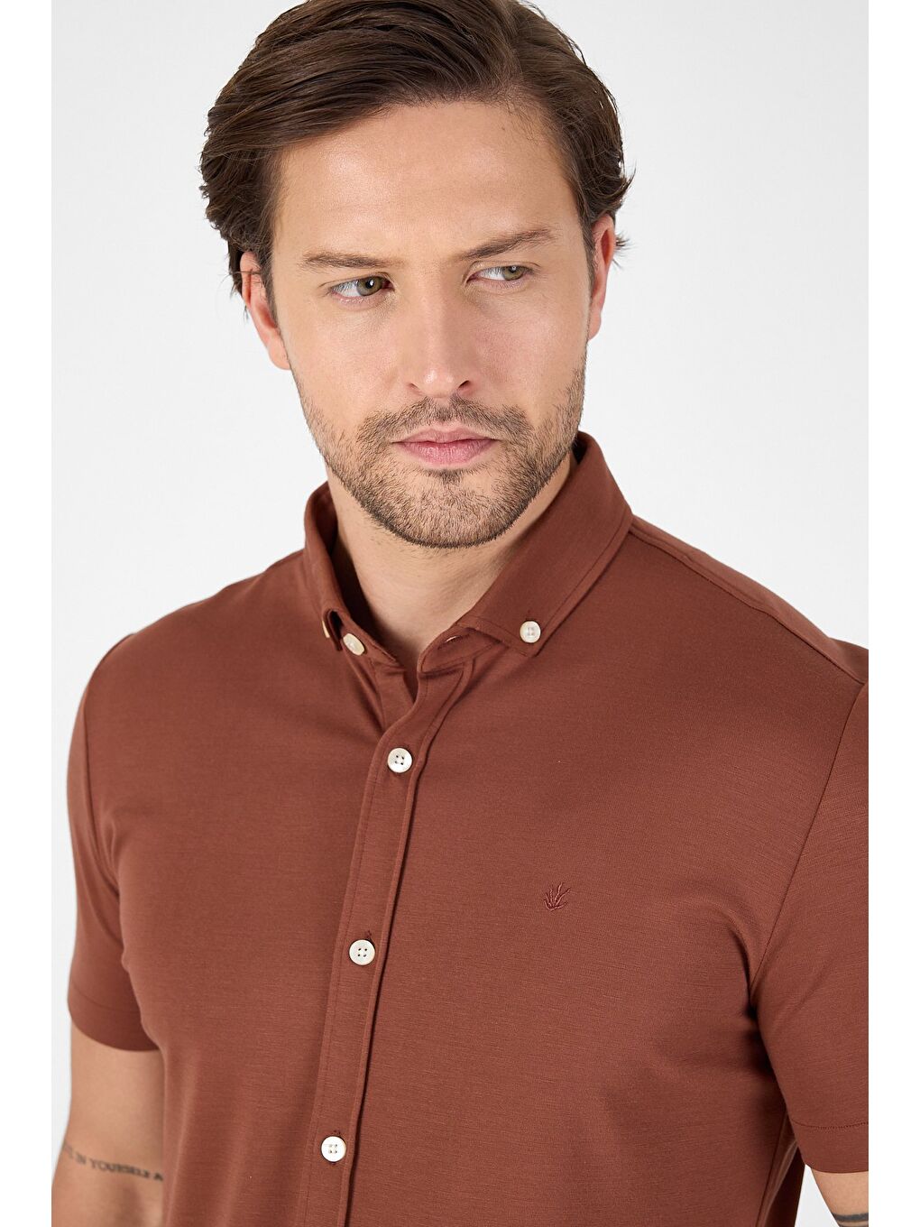 Kahverengi Kiremit Kısa Kol Düğmeli Yaka Cepsiz Performans Ürün Slim Fit Büyük Beden Gömlek 1004250256-1