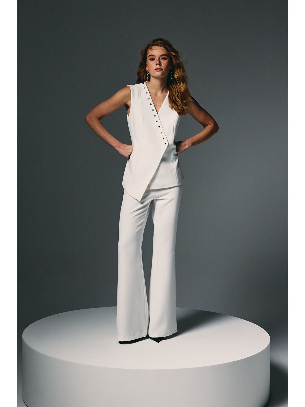 Yanları İnci Aksesuarlı Pantolon - Ekru-4