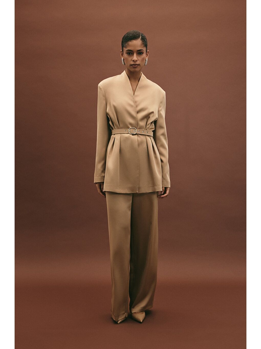 Bej Kemer Detaylı Saten Pantolon - Vizon-2