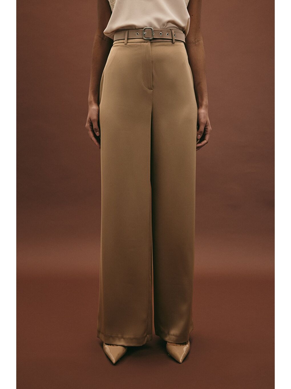 Bej Kemer Detaylı Saten Pantolon - Vizon-4