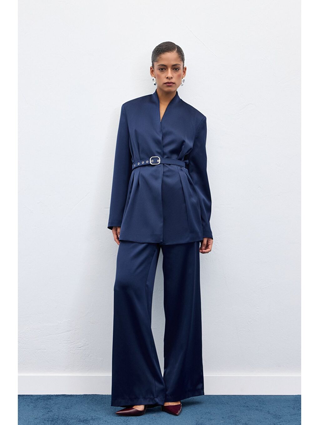 Kemer Detaylı Saten Pantolon - Lacivert-3