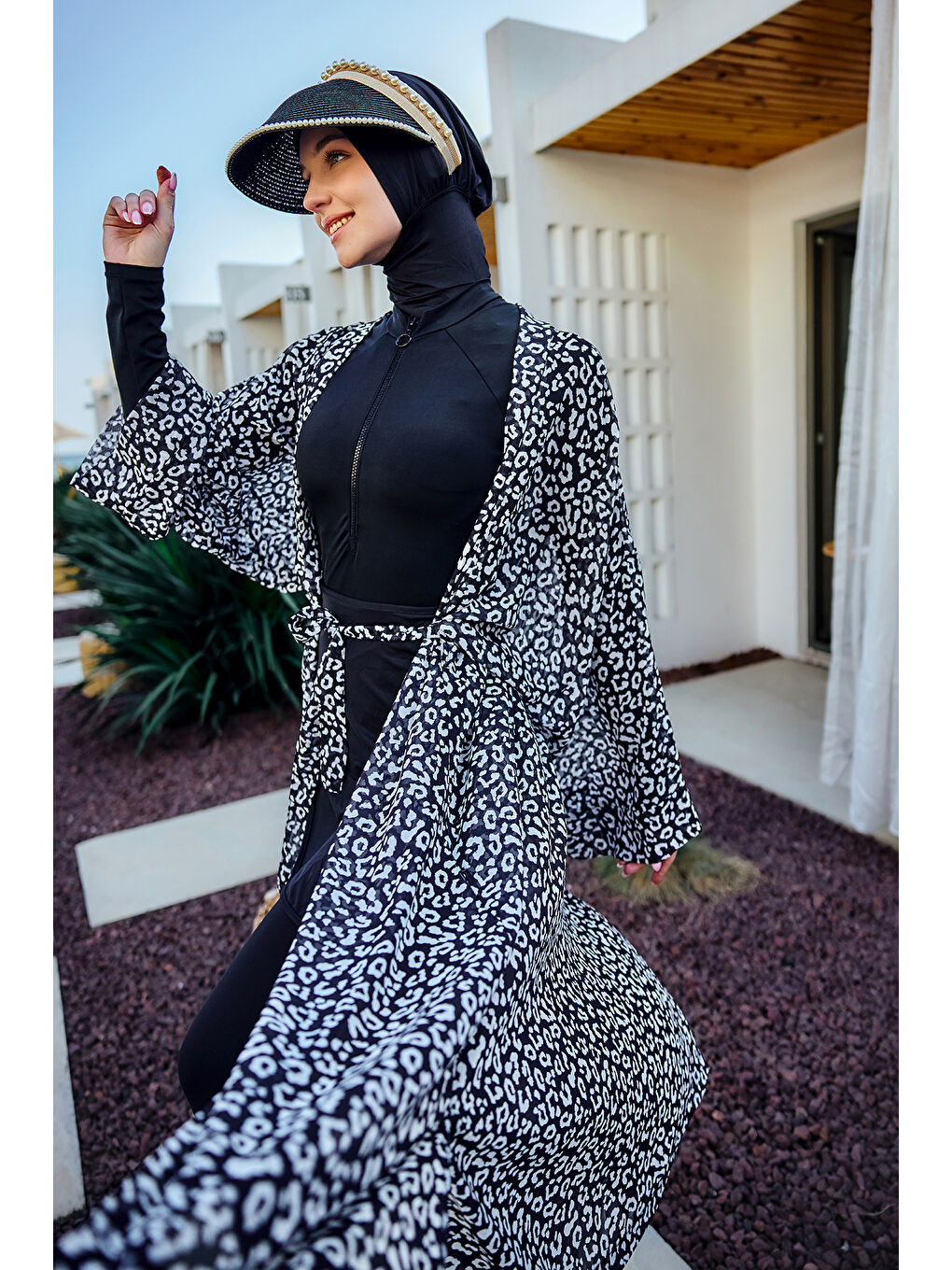 Remsa Tesettür Mayo Üzerine Tek Kaftan Kimono Pareo Beyaz RP036 Leopar-2