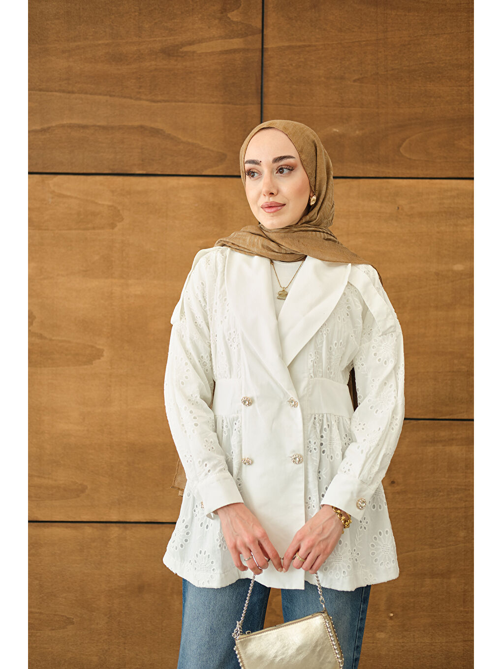 Kadın Kruvaze Yaka Brode Detaylı Apoletli Ceket Beyaz-2