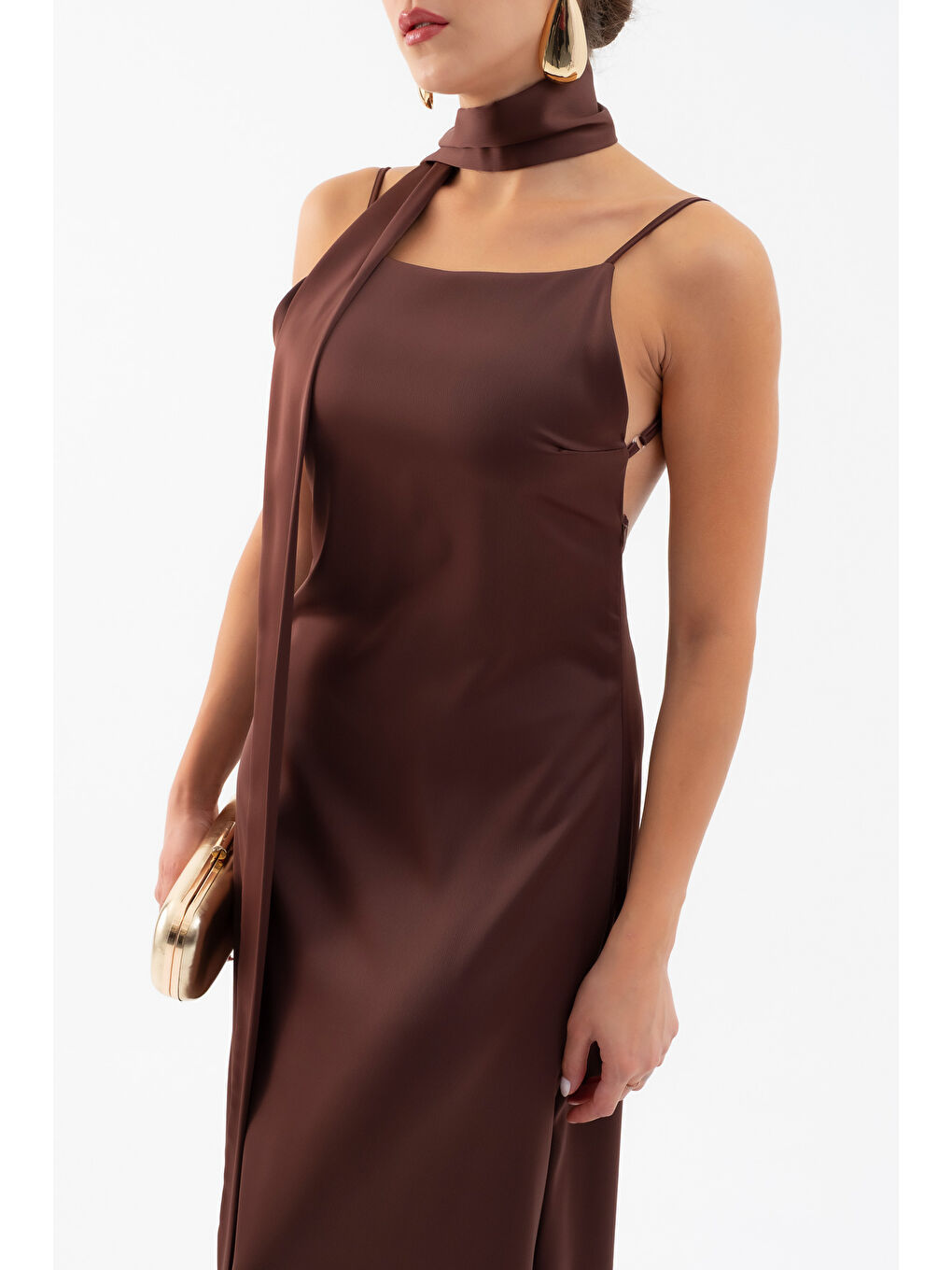 Kadın Kahverengi Fularlı Maxi Saten Elbise-3