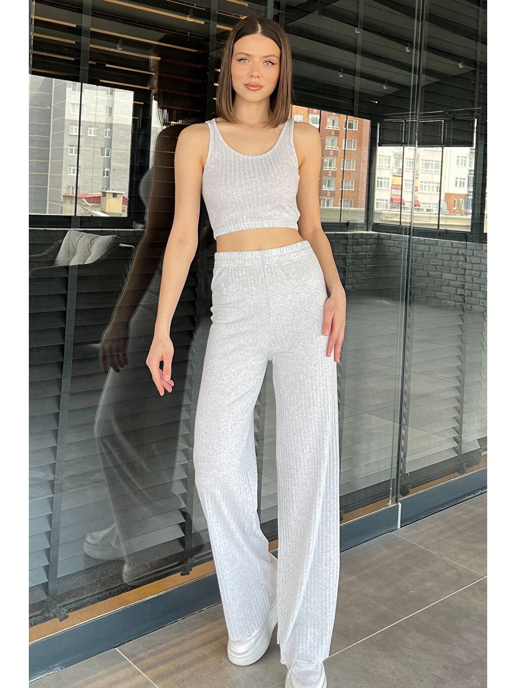 Gri Kadın Sıfır Kol Crop Top Bluz Pantolon İkili Takım