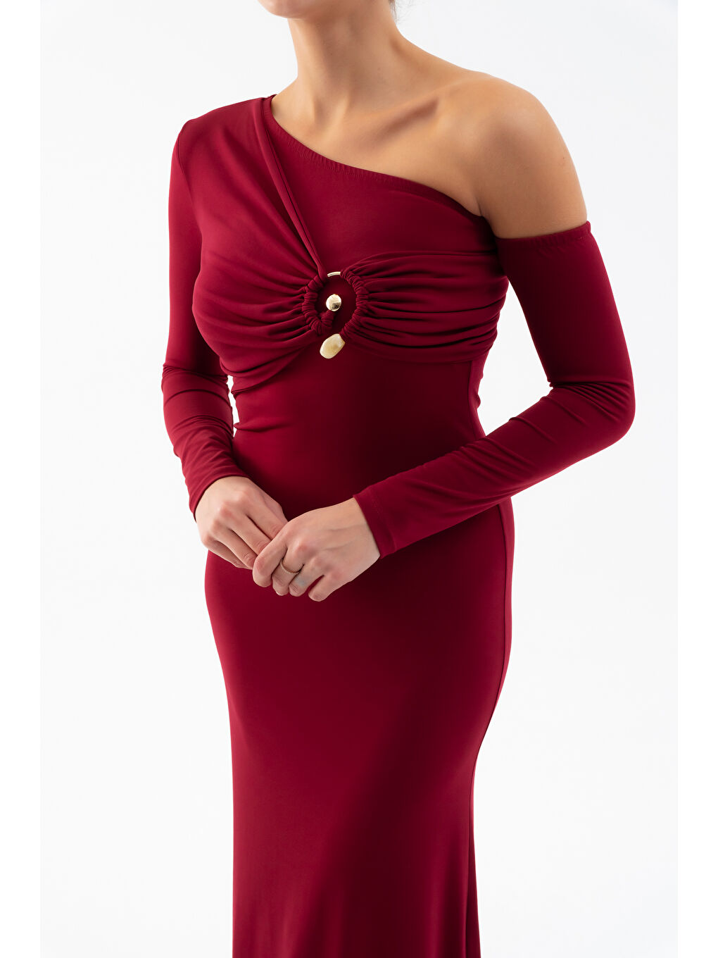 Kadın Bordo Tek Omuz Taş Aksesuarlı Maxi Elbise-3