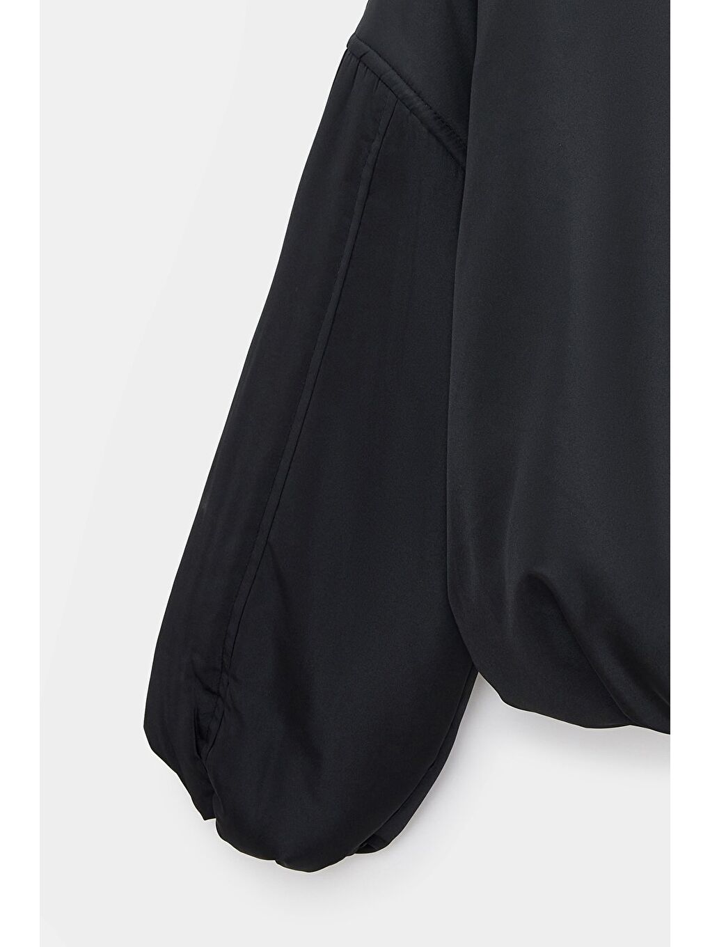 Siyah Kadın Oversize Dik Yaka Fermuarlı Puffer Mont-3