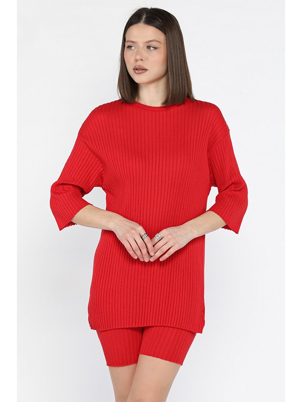 Kırmızı Bisiklet Yaka Yarım Kol Bluz Şort İkili Takım