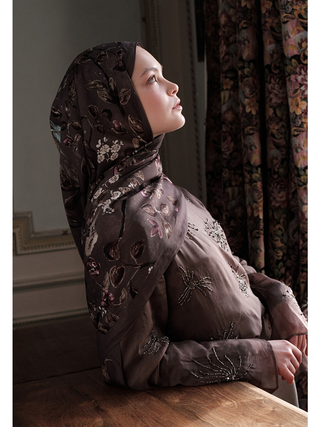 Gri FLOWER RAIN DESENLİ PAMUK VİSKON ŞAL FÜME-1