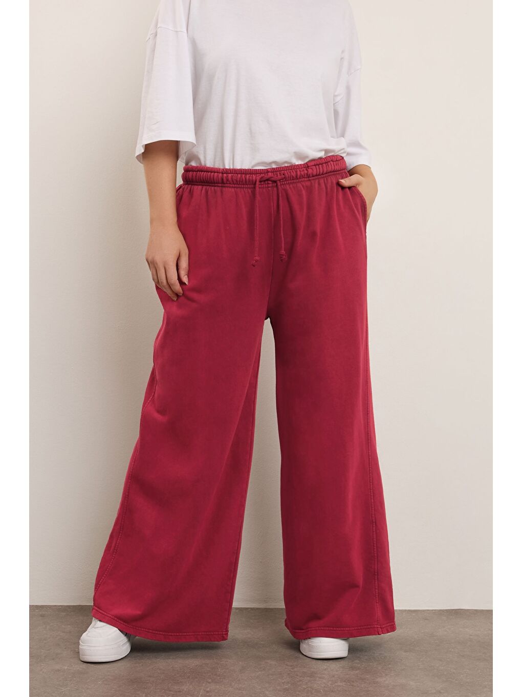 Kırmızı Büyük Beden Cepli Beli Lastikli İpli Geniş Paçalı Eşofman Altı 304052-1