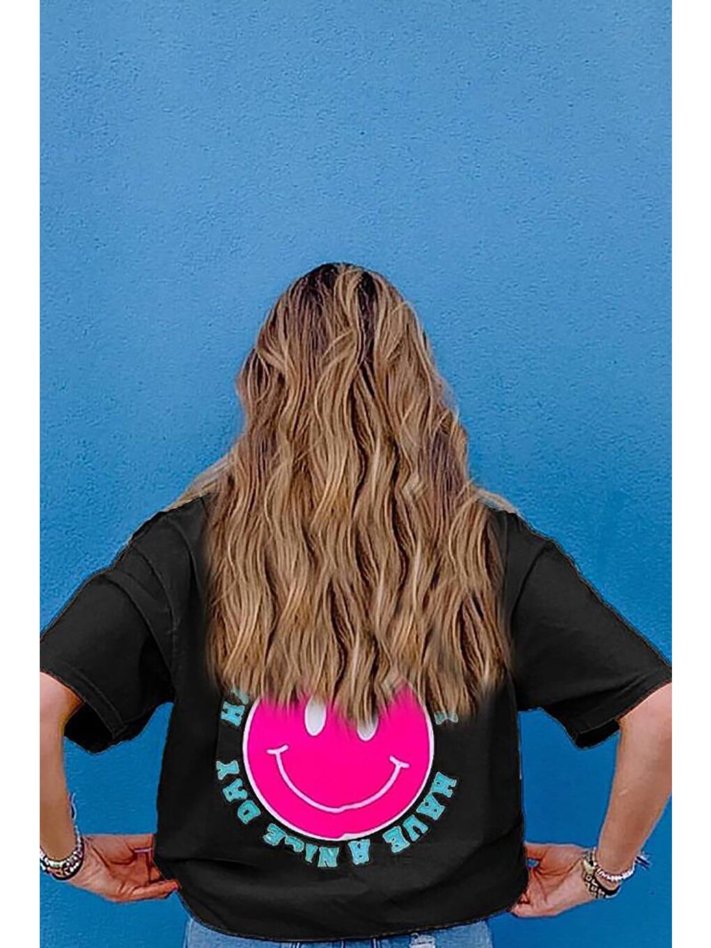 Siyah Arka Baskılı Oversize Yuvarlak Yaka Kadın Tişört-5