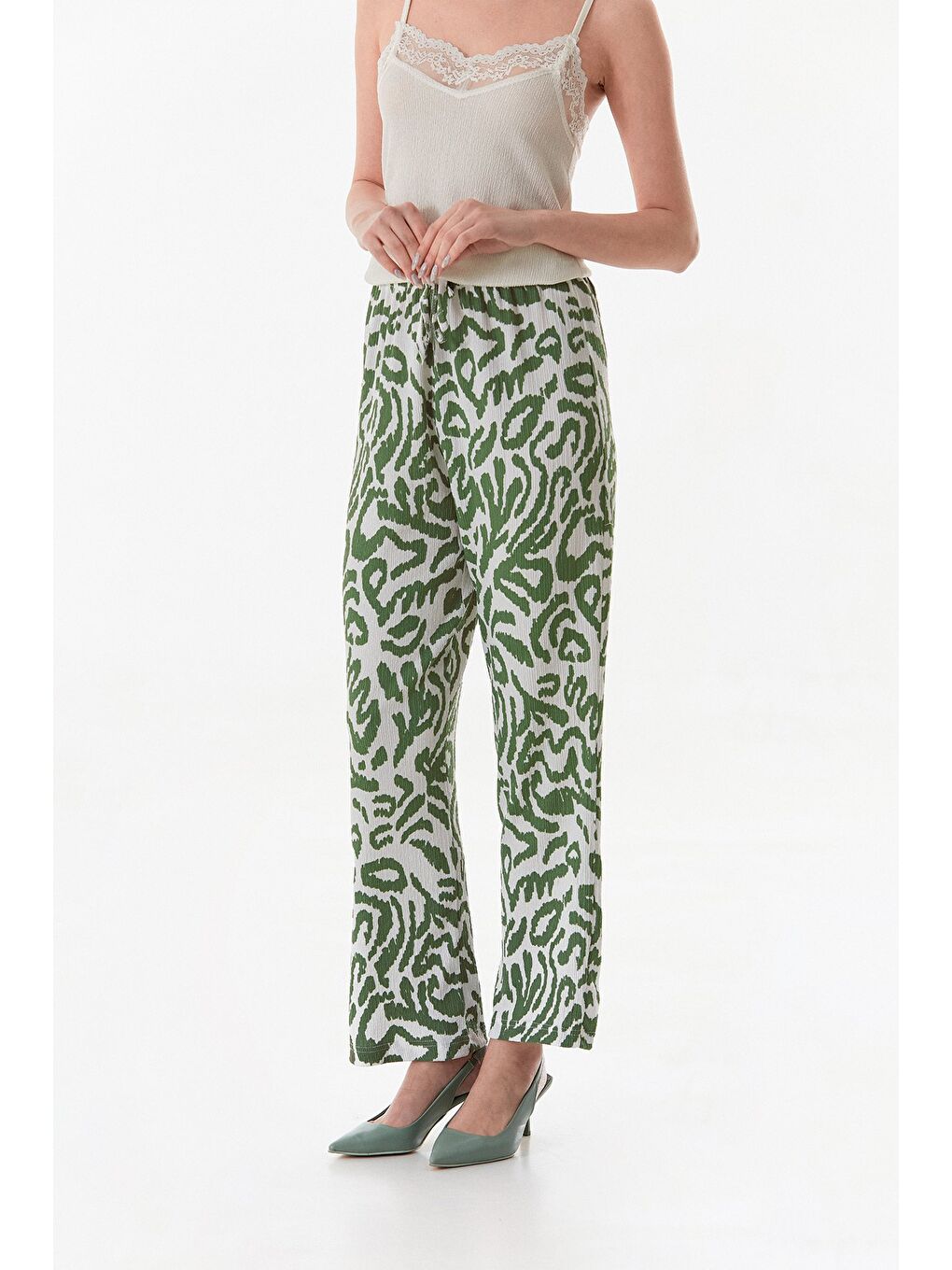 Yeşil Desenli Bürümcük Kumaş Bol Paça Pantolon-1