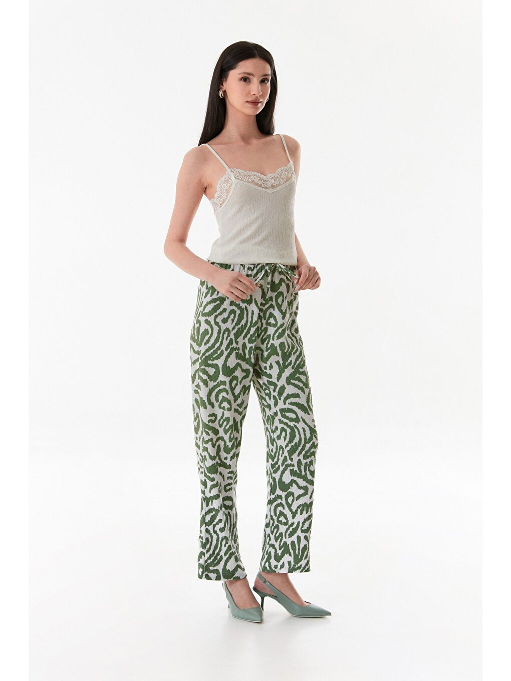 Yeşil Desenli Bürümcük Kumaş Bol Paça Pantolon-2