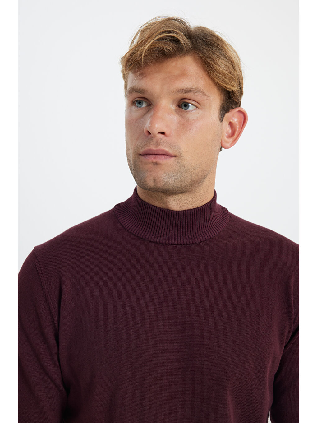 Erkek Bordo Pamuklu Standart Fit Normal Kesim Yarım Balıkçı Yaka Triko Kazak-3