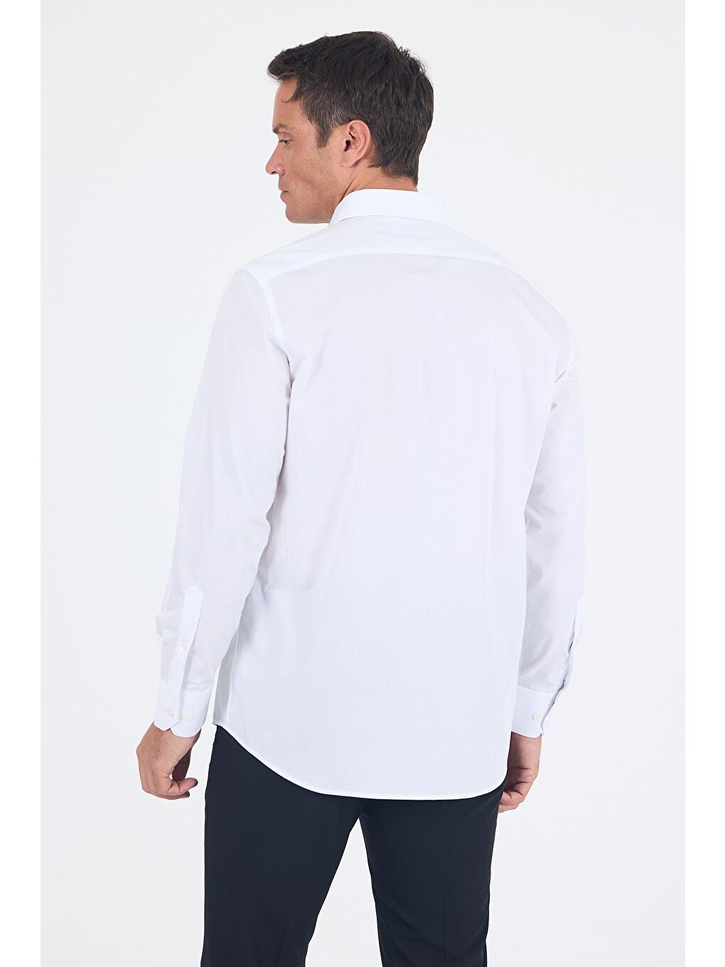 Beyaz Sert Yaka Uzun Kol Cepli Comfort Fit %100 Pamuk Gömlek 1004250222-4