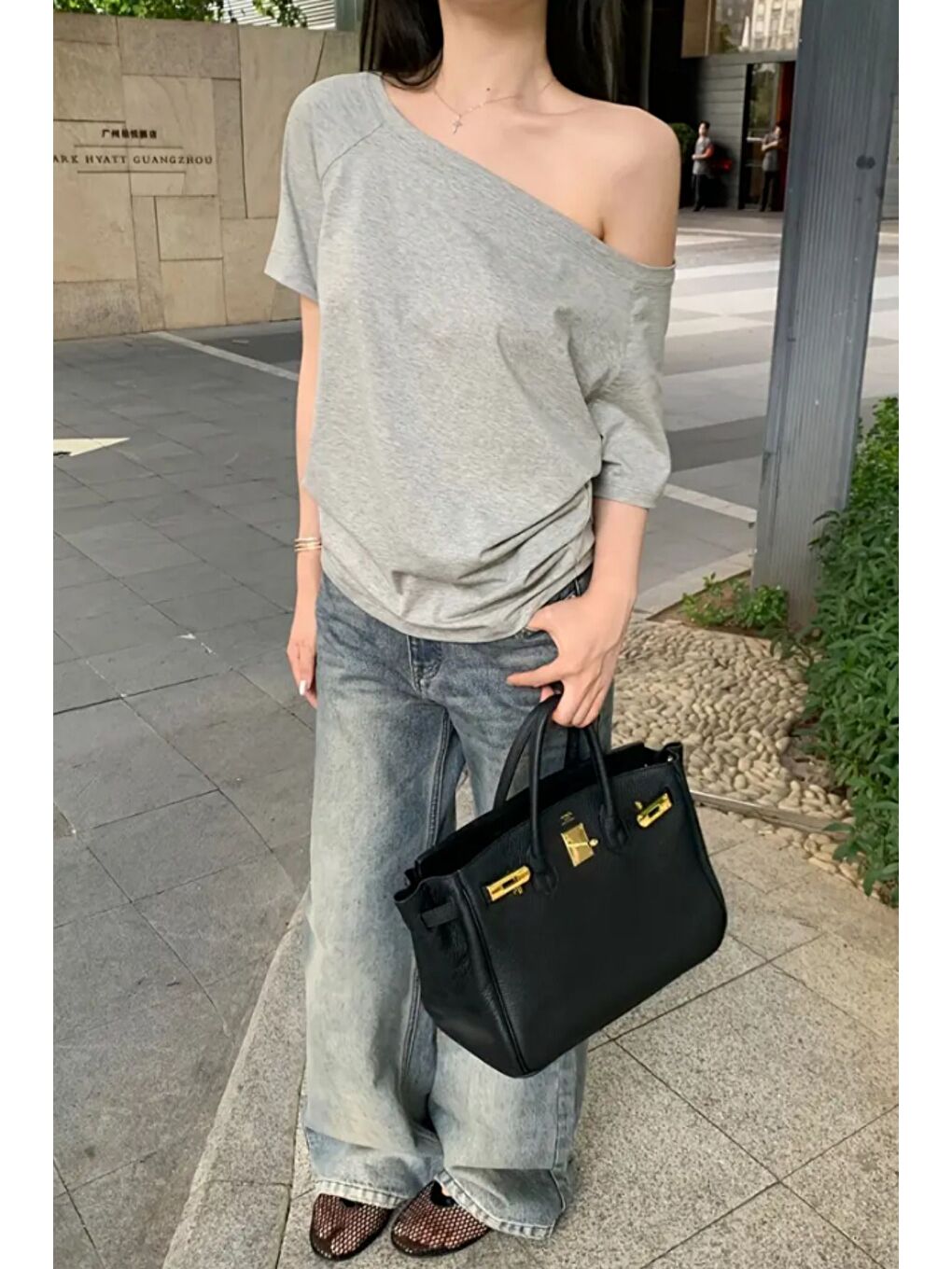 Gri Kadın Düşük Omuz Kayık Yaka Oversize T-Shirt-1