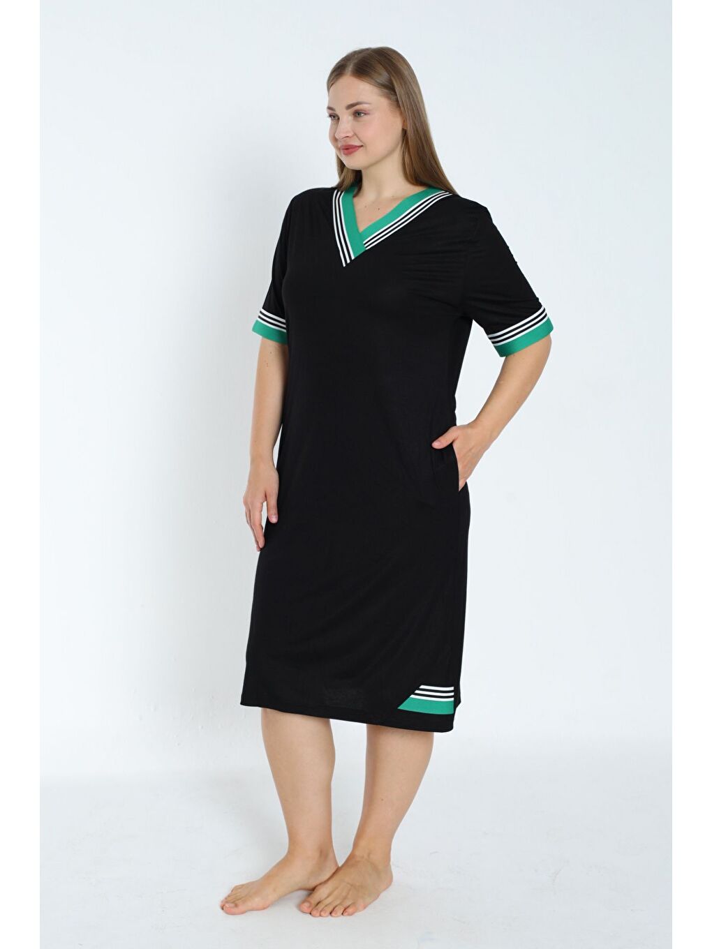 Kadın Siyah Yeşil Detaylı Büyük Beden Kısa Kollu İki İplik Elbise-1