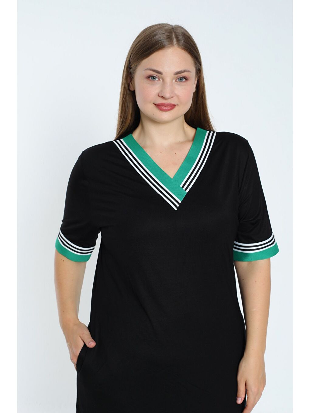 Kadın Siyah Yeşil Detaylı Büyük Beden Kısa Kollu İki İplik Elbise-2
