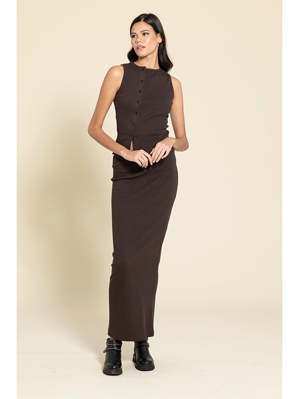 Düğmeli Kahverengi Bluz Etek Takım-4