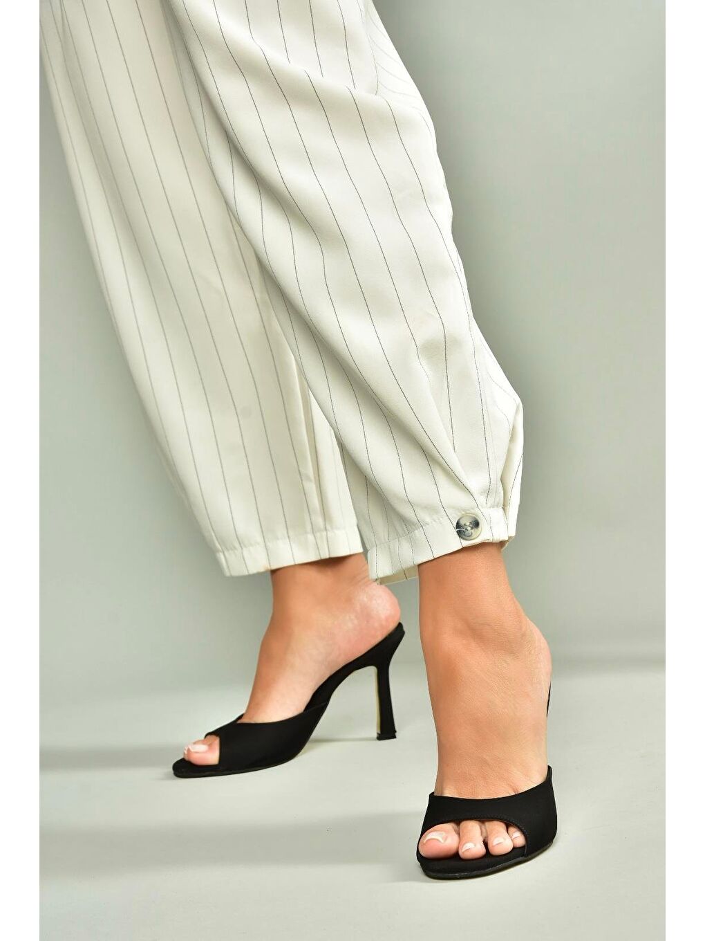 Siyah Kadın Topuklu Ayakkabı U997062804-2