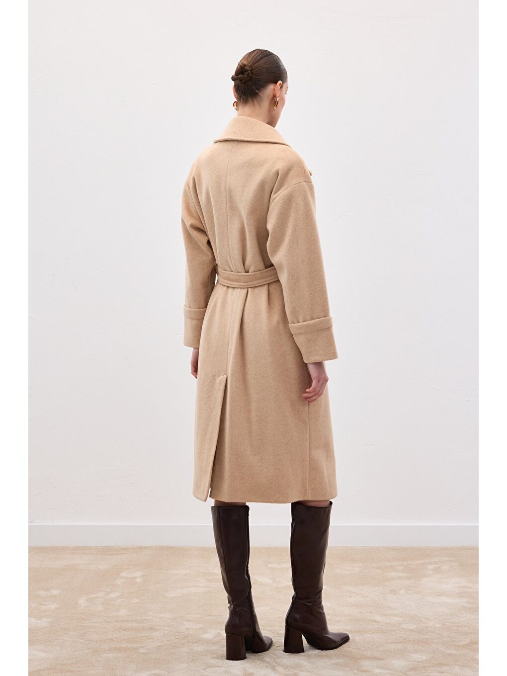 Beli Bağlamalı Uzun Kaban - Bej-7