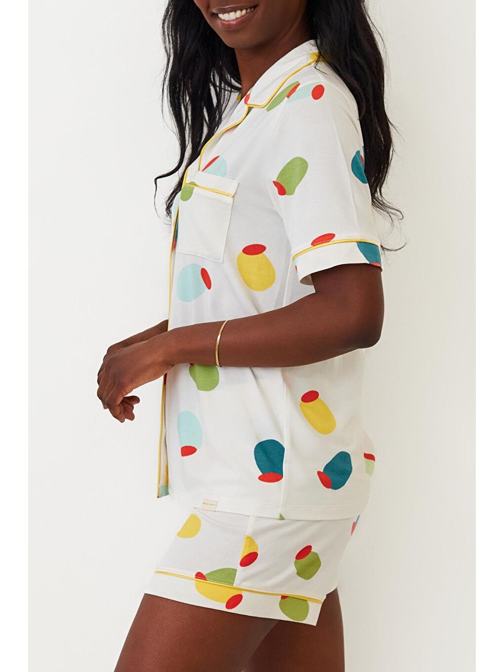 Ekru Kadın Limon Desenli Düğmeli Şortlu Pijama Takımı-1