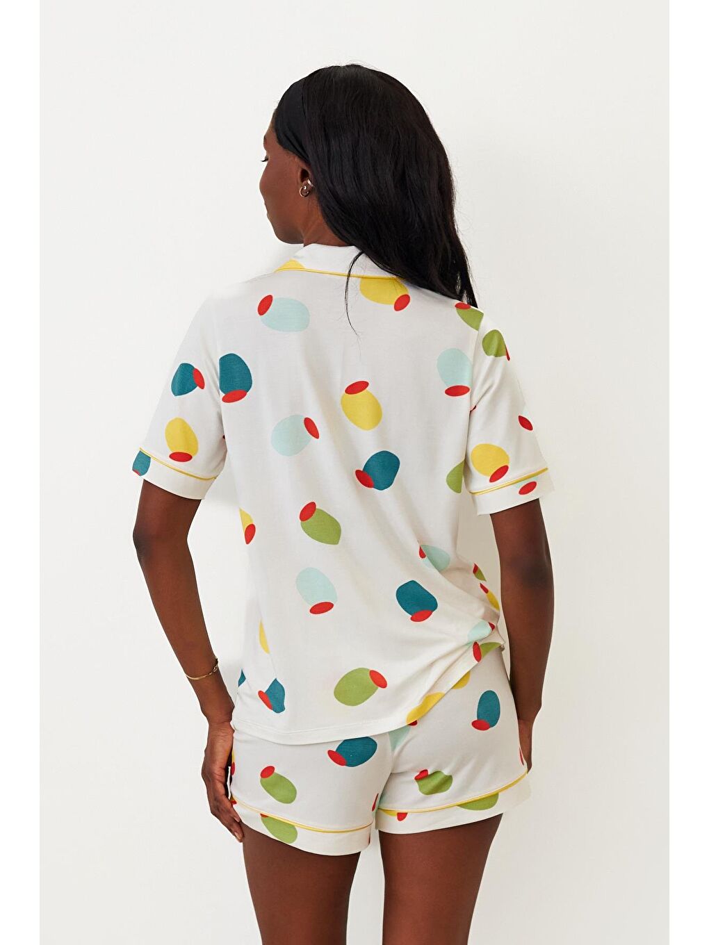 Ekru Kadın Limon Desenli Düğmeli Şortlu Pijama Takımı-2