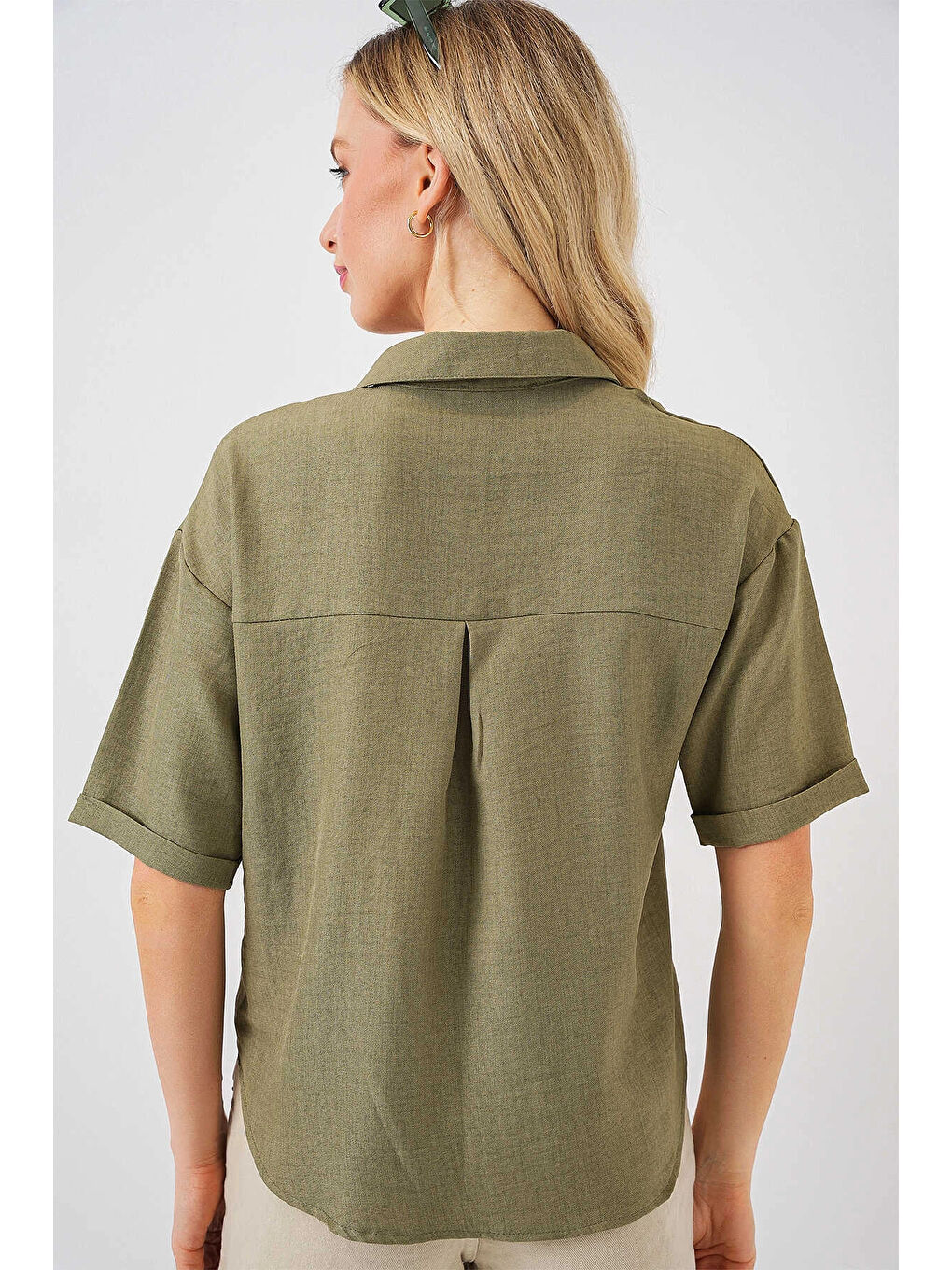 Kadın Haki Keten Görünümlü Crop Gömlek HZL25S-BD1203391-2