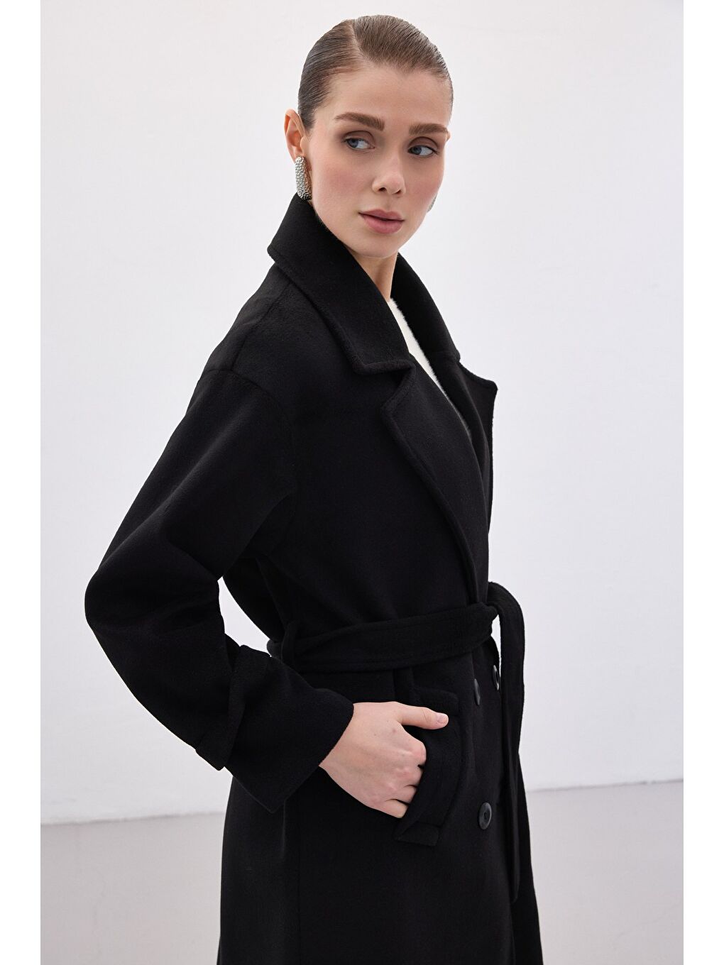 Beli Bağlamalı Uzun Kaban - Siyah-5