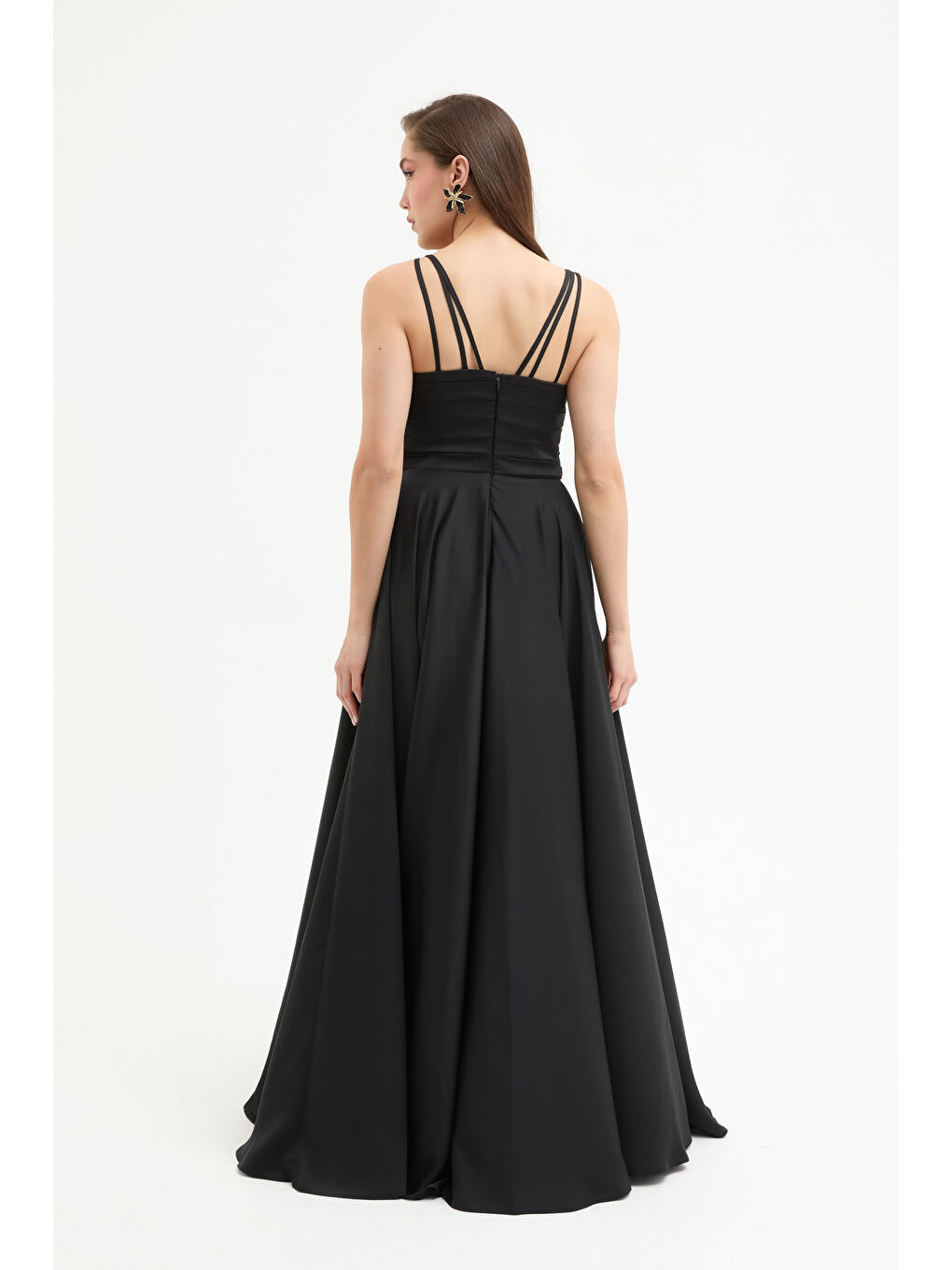 Kadın Siyah Gold Aksesuarlı Uzun Abiye Elbise-4