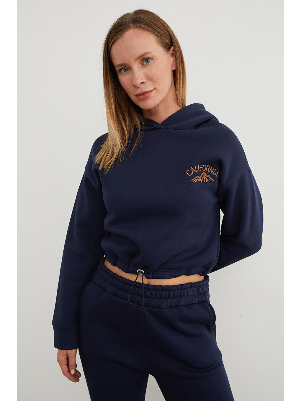 Lacivert 3 İplik California Nakışlı Kapüşonlu Jogger Takım-1