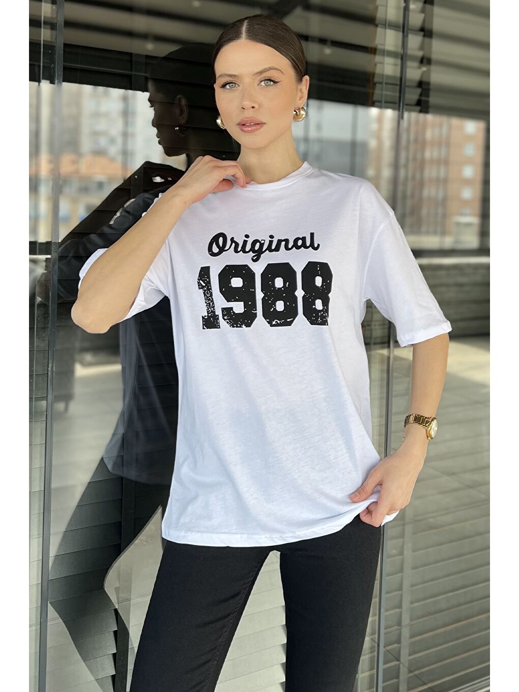 Beyaz Kadın Ön Baskılı Bisiklet Yaka Oversize Tişört-1