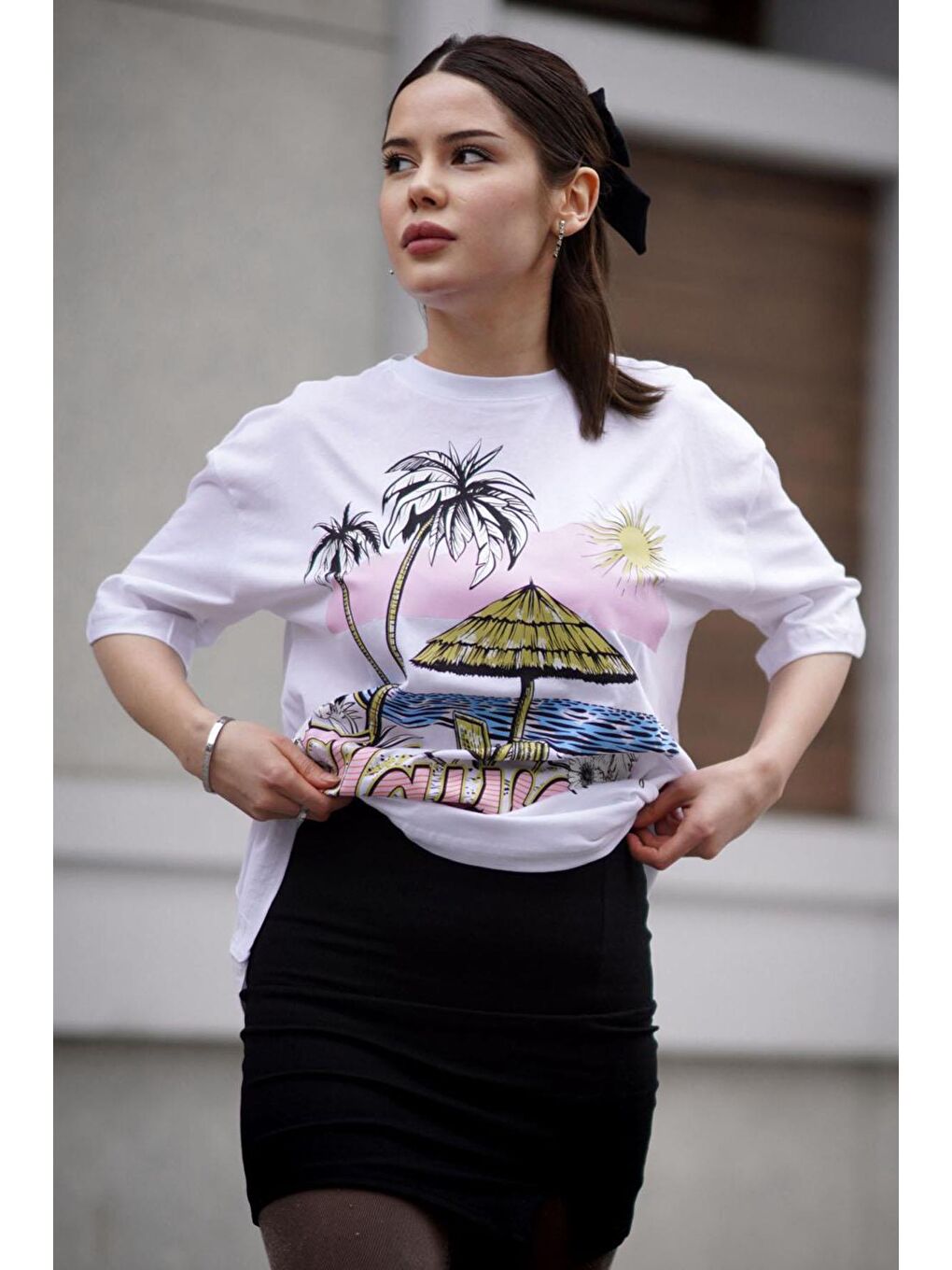 Beyaz Baskılı Bisiklet Yaka Kadın Tişört Mg1765