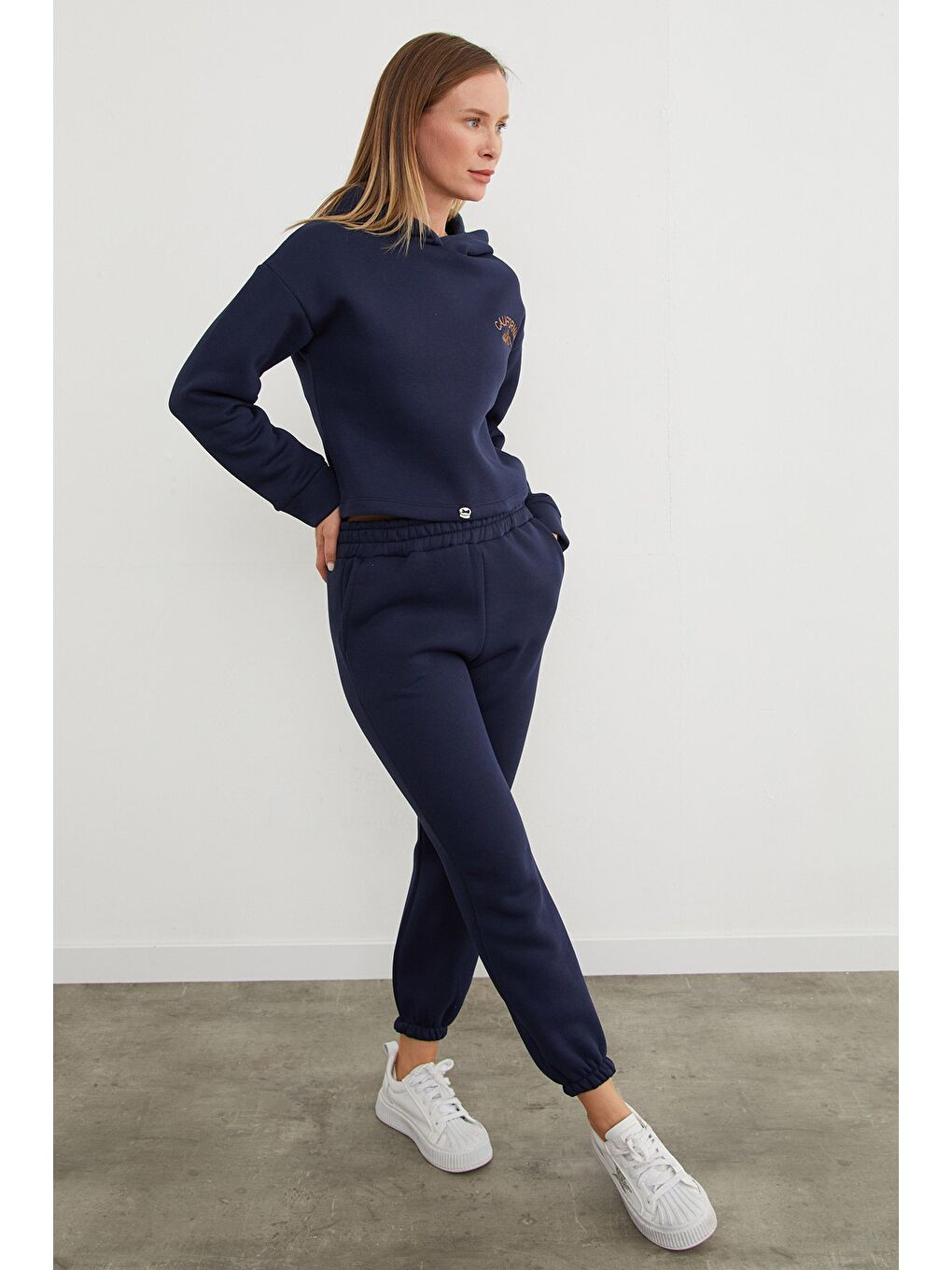 Lacivert 3 İplik California Nakışlı Kapüşonlu Jogger Takım-2