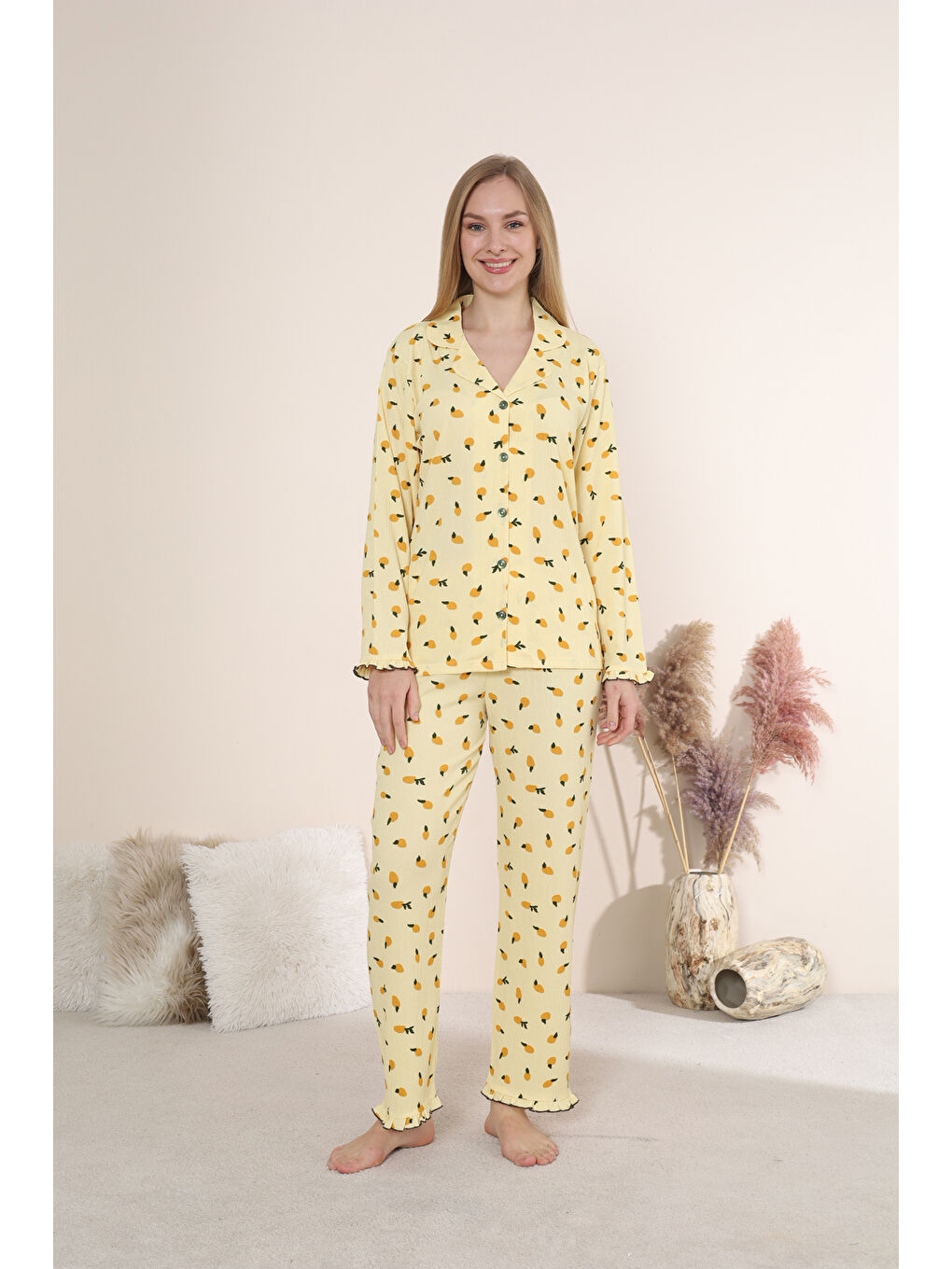 Sarı Bürümcük Kumaş Önden Düğmeli Uzun Kollu Kadın Pijama Takımı 6007-3