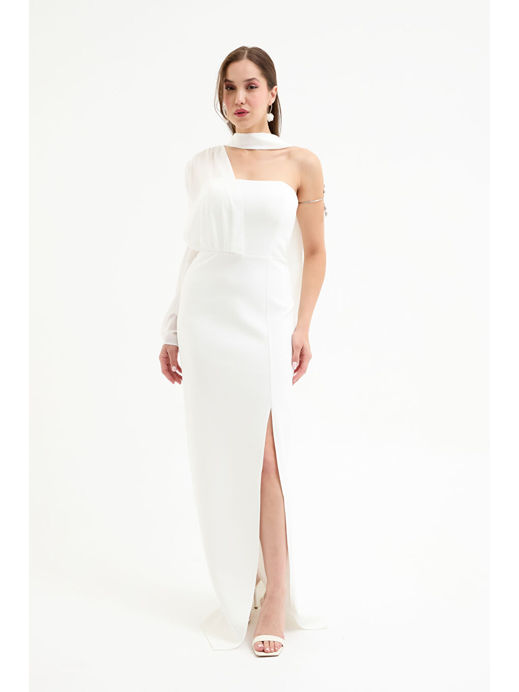 Kadın Beyaz Tek Kol Şal Yaka Yırtmaçlı Uzun Abiye Elbise-1