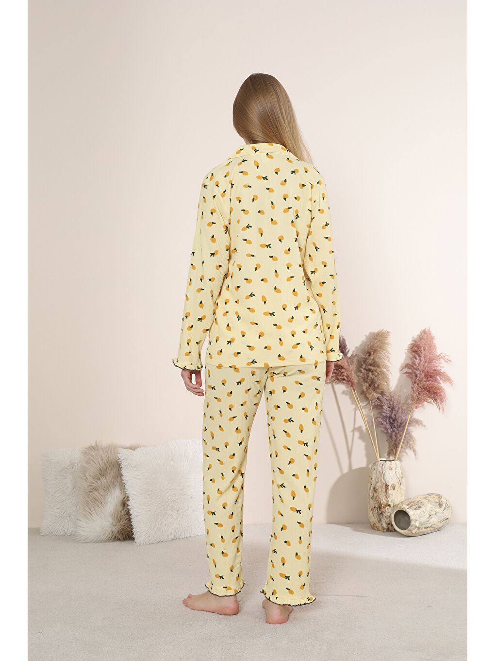 Sarı Bürümcük Kumaş Önden Düğmeli Uzun Kollu Kadın Pijama Takımı 6007-4