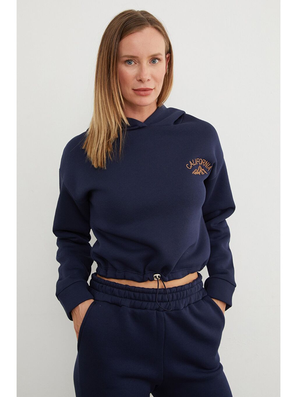 Lacivert 3 İplik California Nakışlı Kapüşonlu Jogger Takım-4