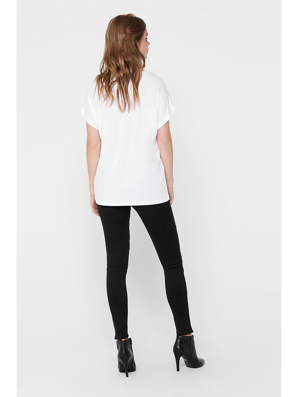 Beyaz Regular Fit Bisiklet Yaka Onlmoster Kadın T Shirt 15106662-3