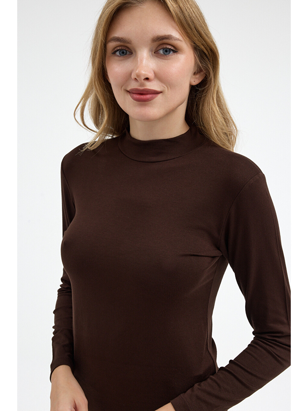 Kahverengi Kadın Yarım Balıkçı Yaka Basic Kahve Bluz-5