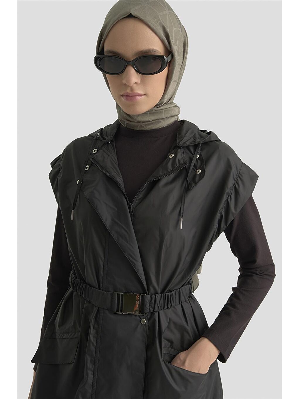 Seyyar Kollu Ve Kapüşonlu Yağmurluk 25Y7816 Siyah-4