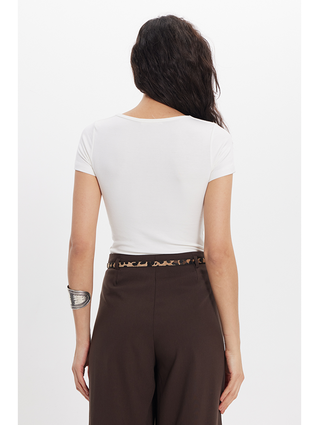 Kadın Slim Fit Dar Kesim Pamuklu V Yaka Kısa Kollu Ekru Bluz-6