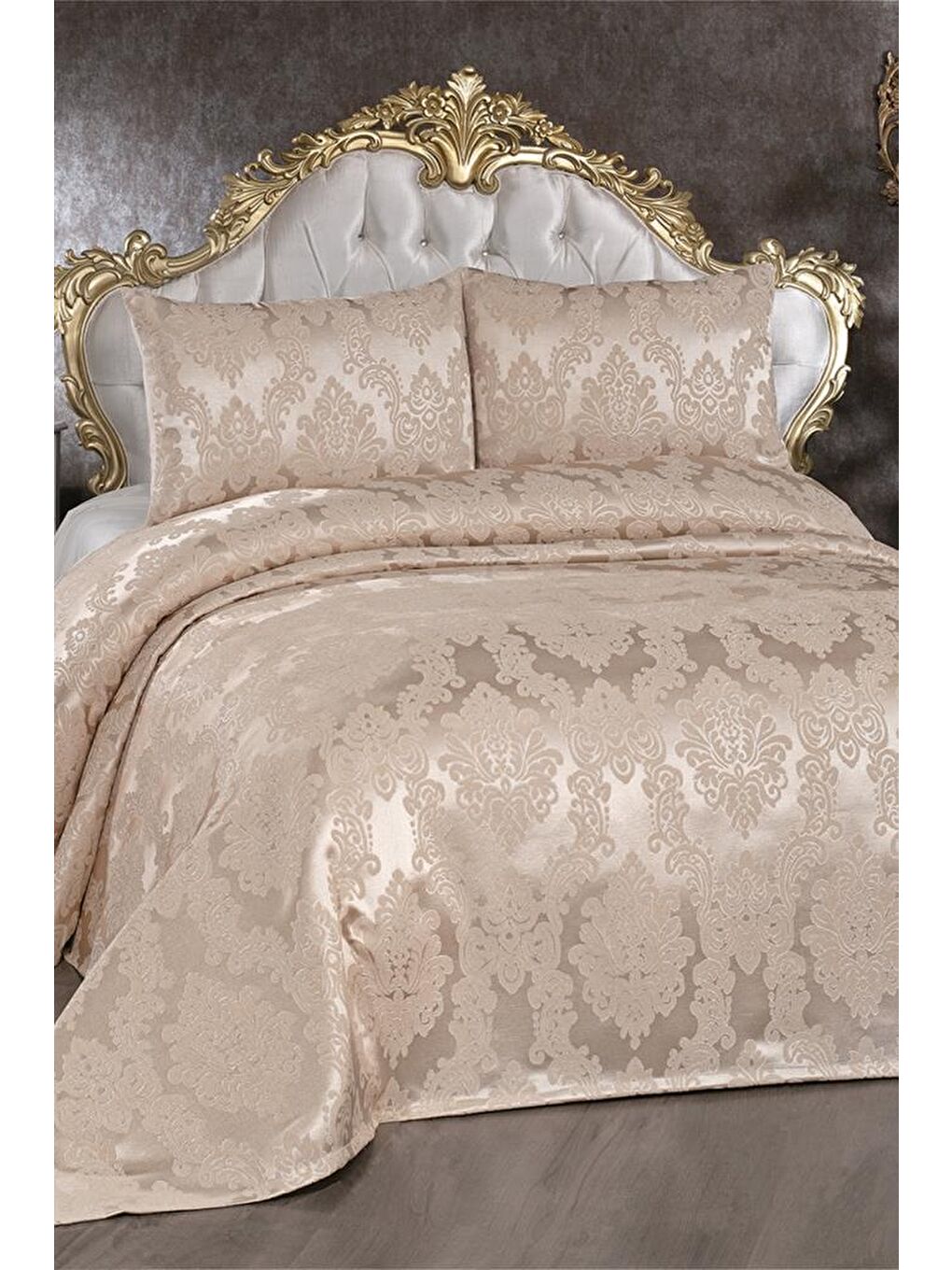 Toprak Jakarlı Şönil Yatak Örtüsü Bej