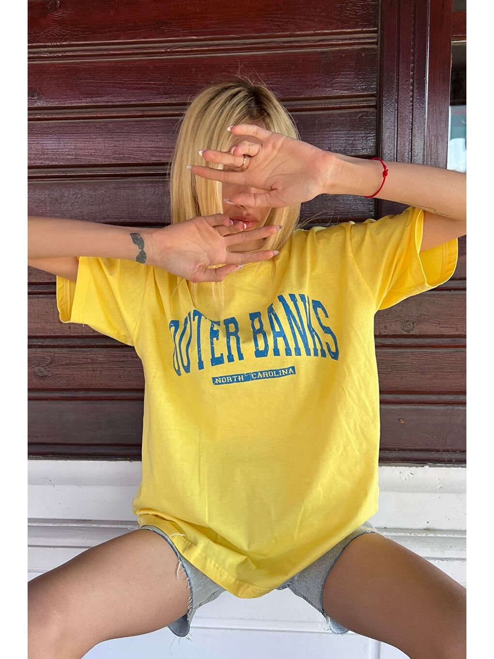 Sarı Baskılı Oversize Yuvarlak Yaka Kadın Tişört-5