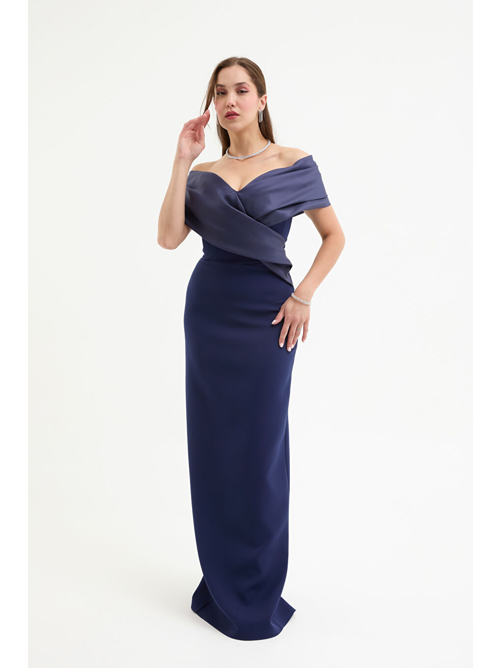 Kadın Lacivert Madonna Yaka Organze Detay Uzun Abiye Elbise-1