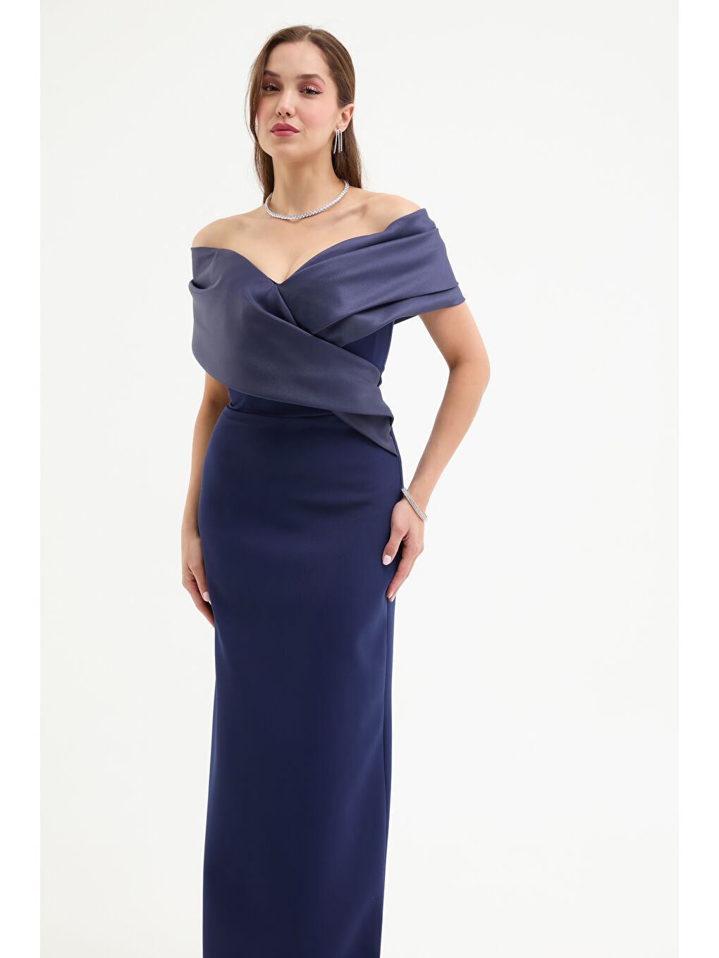 Kadın Lacivert Madonna Yaka Organze Detay Uzun Abiye Elbise-2